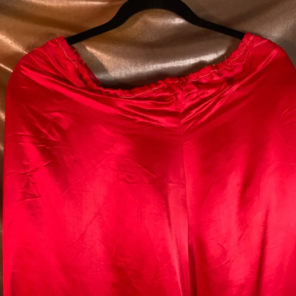 Elegant Red Satin Women's Sleepwear‎ Set. Box G